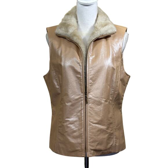Vintage cream leather vest, faux fur collar, luxe layering, elevated basics - Picture 1 of 8